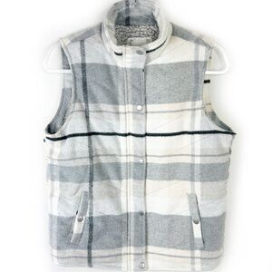 Altar'd State Alpine Plaid puffer vest size: S